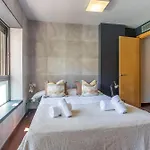 My Space Emirates - Splendid With Terrace And Pool Near Park Gueell Barcelona