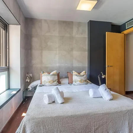 My Space Emirates - Splendid With Terrace And Pool Near Park Gueell ברצלונה
