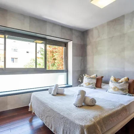 דירה My Space Emirates - Splendid With Terrace And Pool Near Park Gueell
