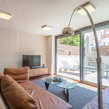 דירה My Space Emirates - Splendid With Terrace And Pool Near Park Gueell ברצלונה