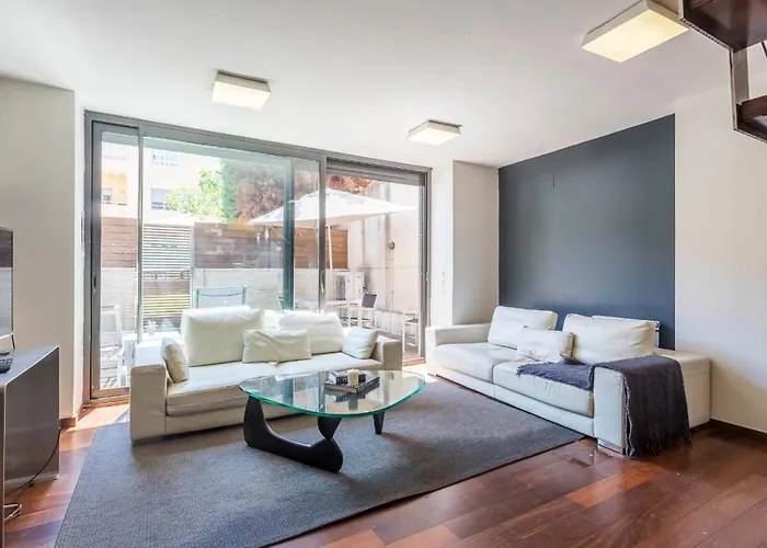 My Space Emirates - Splendid With Terrace And Pool Near Park Gueell ברצלונה