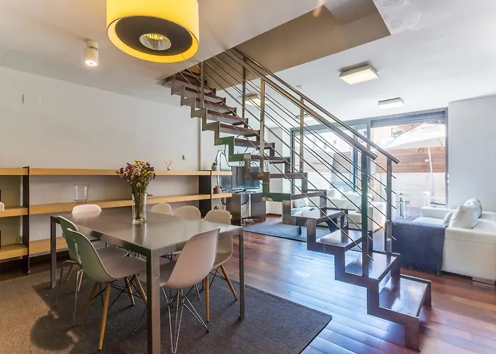 דירה My Space Emirates - Splendid With Terrace And Pool Near Park Gueell *