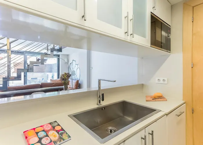 My Space Emirates - Splendid With Terrace And Pool Near Park Gueell ברצלונה