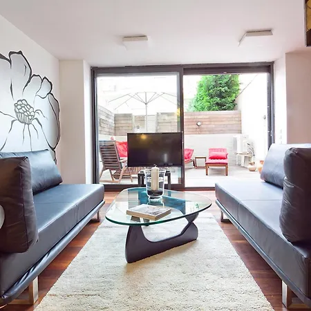 Apartment My Space Emirates - Splendid With Terrace And Pool Near Park Gueell