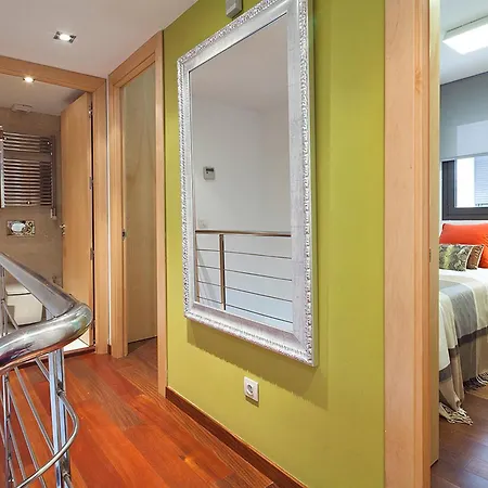 Apartment My Space Emirates - Splendid With Terrace And Pool Near Park Gueell Barcelona