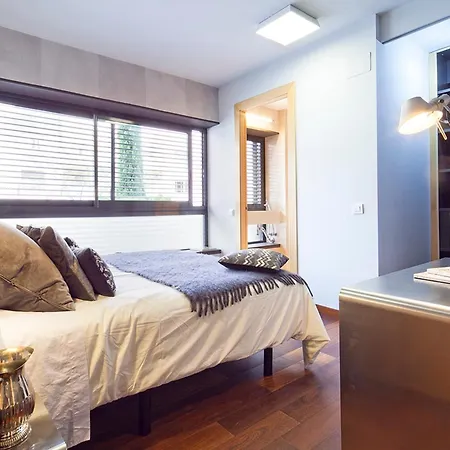 My Space Emirates - Splendid With Terrace And Pool Near Park Gueell * Barcelona