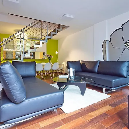 Apartment My Space Emirates - Splendid With Terrace And Pool Near Park Gueell Barcelona