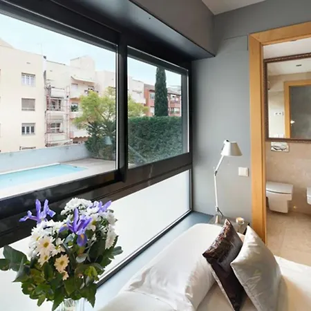 My Space Emirates - Splendid With Terrace And Pool Near Park Gueell Apartment *