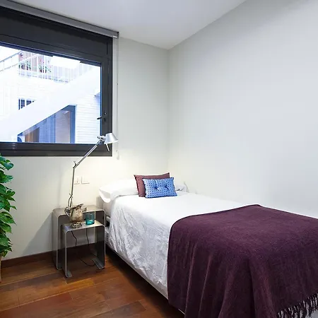 Apartment My Space Emirates - Splendid With Terrace And Pool Near Park Gueell *